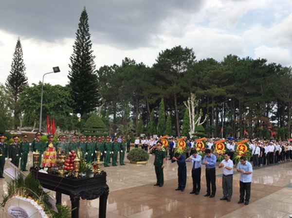  Đắk Lắk truy điệu và an táng 17 hài cốt liệt sỹ quân tình nguyện, chuyên gia Việt Nam hy sinh tại Campuchia