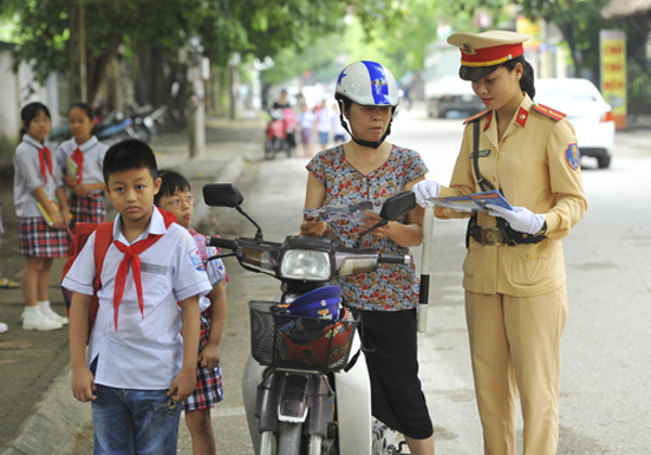 Đắk Lắk đảm bảo an toàn giao thông cho học sinh đến trường