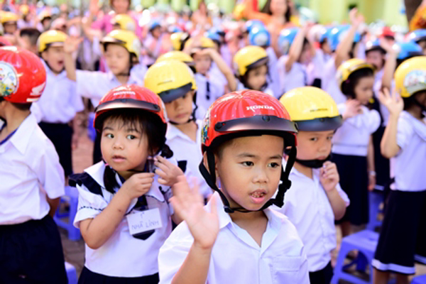  Chương trình trao tặng mũ bảo hiểm cho trẻ em năm 2020 với chủ đề “Giữ trọn ước mơ”