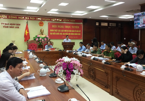  UBND tỉnh tổ chức Hội nghị trực tuyến quán triệt các luật mới và văn bản về bầu cử đại biểu Quốc hội, đại biểu Hội đồng nhân dân