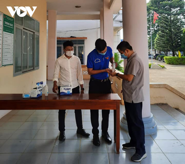  Tổ chức hội nghị tiếp xúc cử tri để vận động bầu cử phù hợp với yêu cầu phòng, chống dịch COVID-19